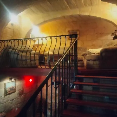 Charming 17th Cent House Of Character In The Famous 3 Cities, Right Next To Valletta *