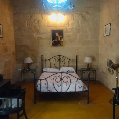 Charming 17th Cent House Of Character In The Famous 3 Cities, Right Next To Valletta Holiday home