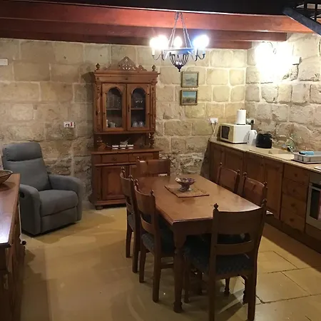 Charming 17th Cent House Of Character In The Famous 3 Cities, Right Next To Valletta Holiday home