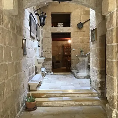 Charming 17th Cent House Of Character In The Famous 3 Cities, Right Next To Valletta