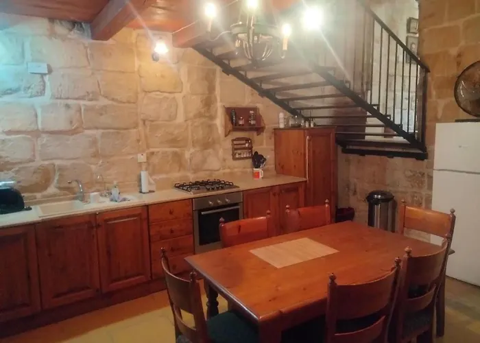 Charming 17th Cent House Of Character In The Famous 3 Cities, Right Next To Valletta Holiday home