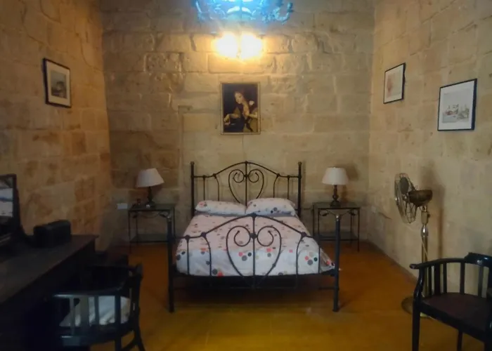 Charming 17th Cent House Of Character In The Famous 3 Cities, Right Next To Valletta Holiday home